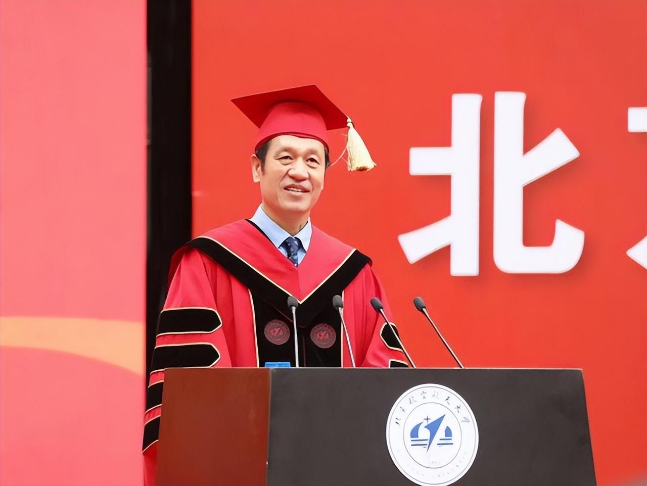 上海科技大学校长行政级别（大学校长和省会城市市长，谁的官职大？）