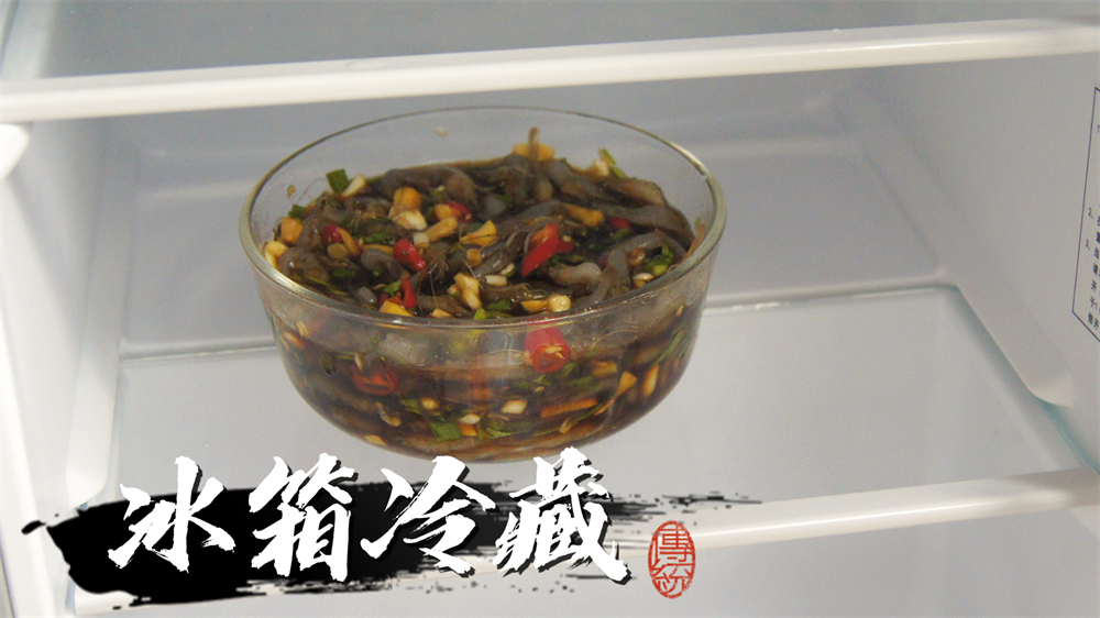 河虾怎么清洗比较干净（把1瓶白酒倒进河虾里，秒变一道浙江美食）